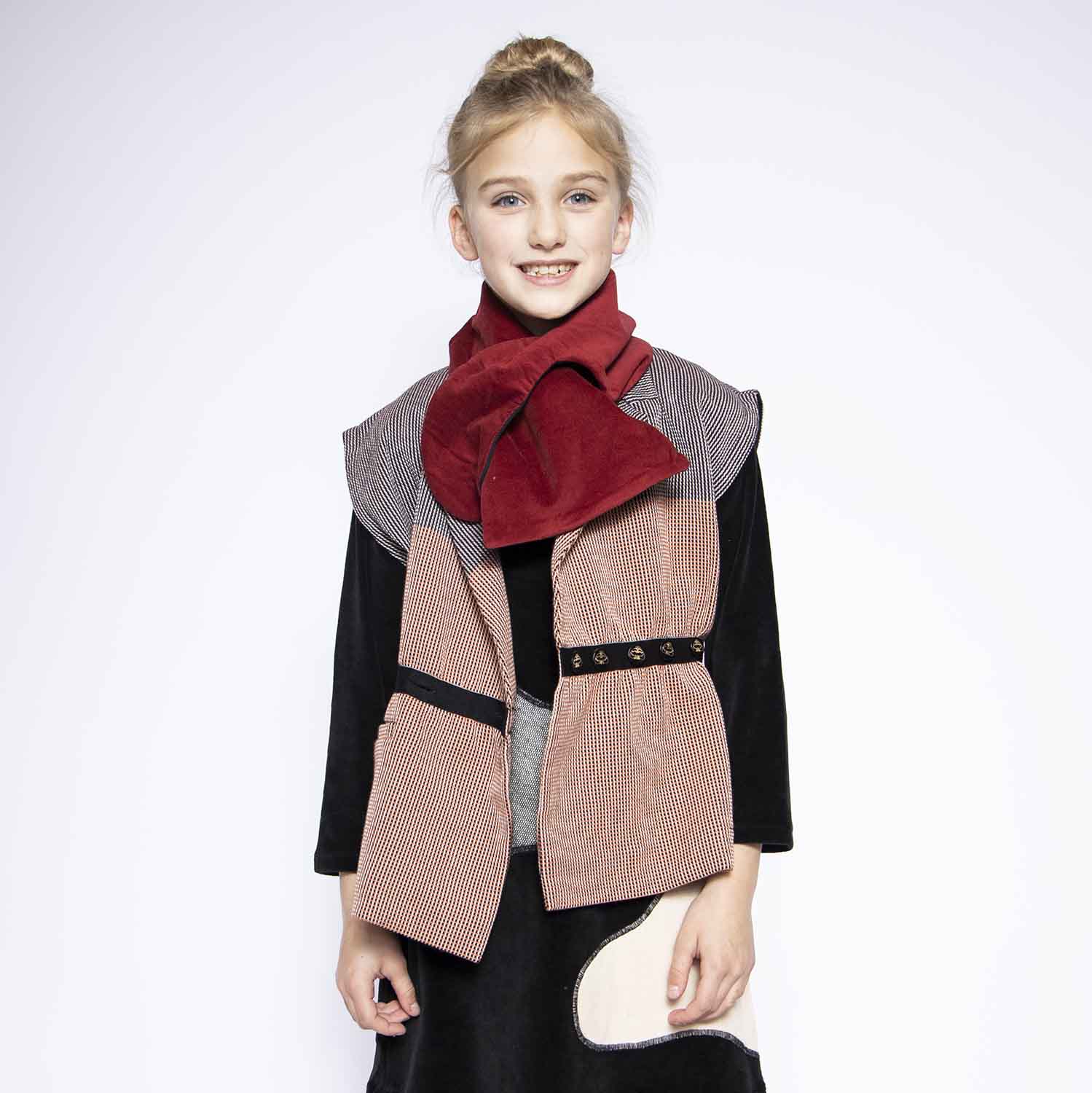 Multicolored Sleveless Jacket with Appliquè